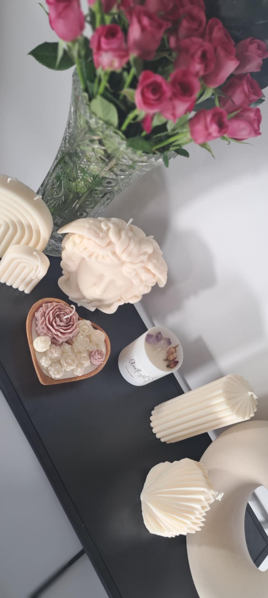 Romantische doughbowl hart met oud roze & witte rozen