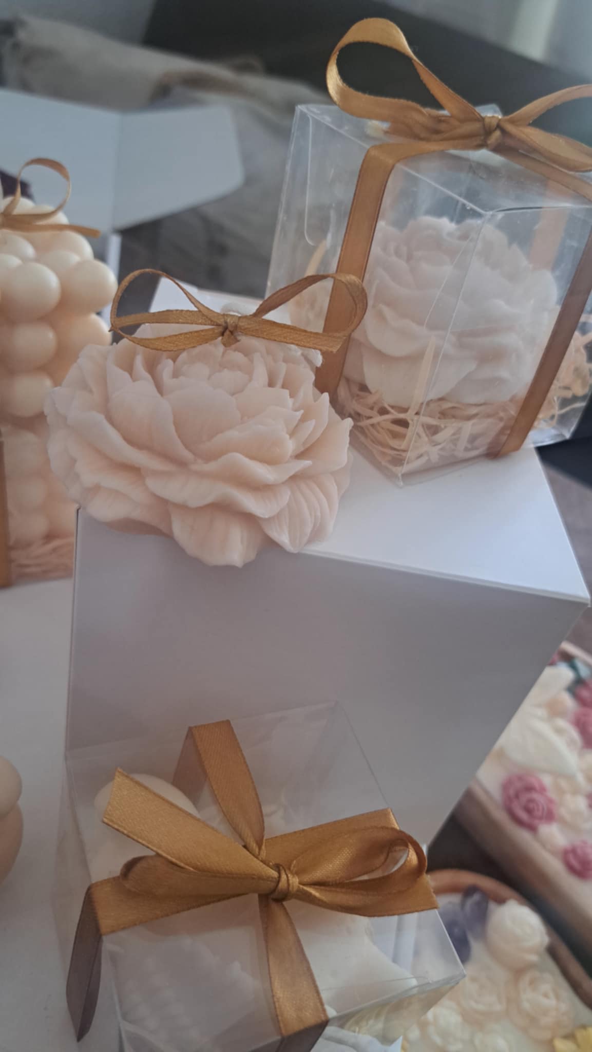 Bruiloft guest gift pioenroos