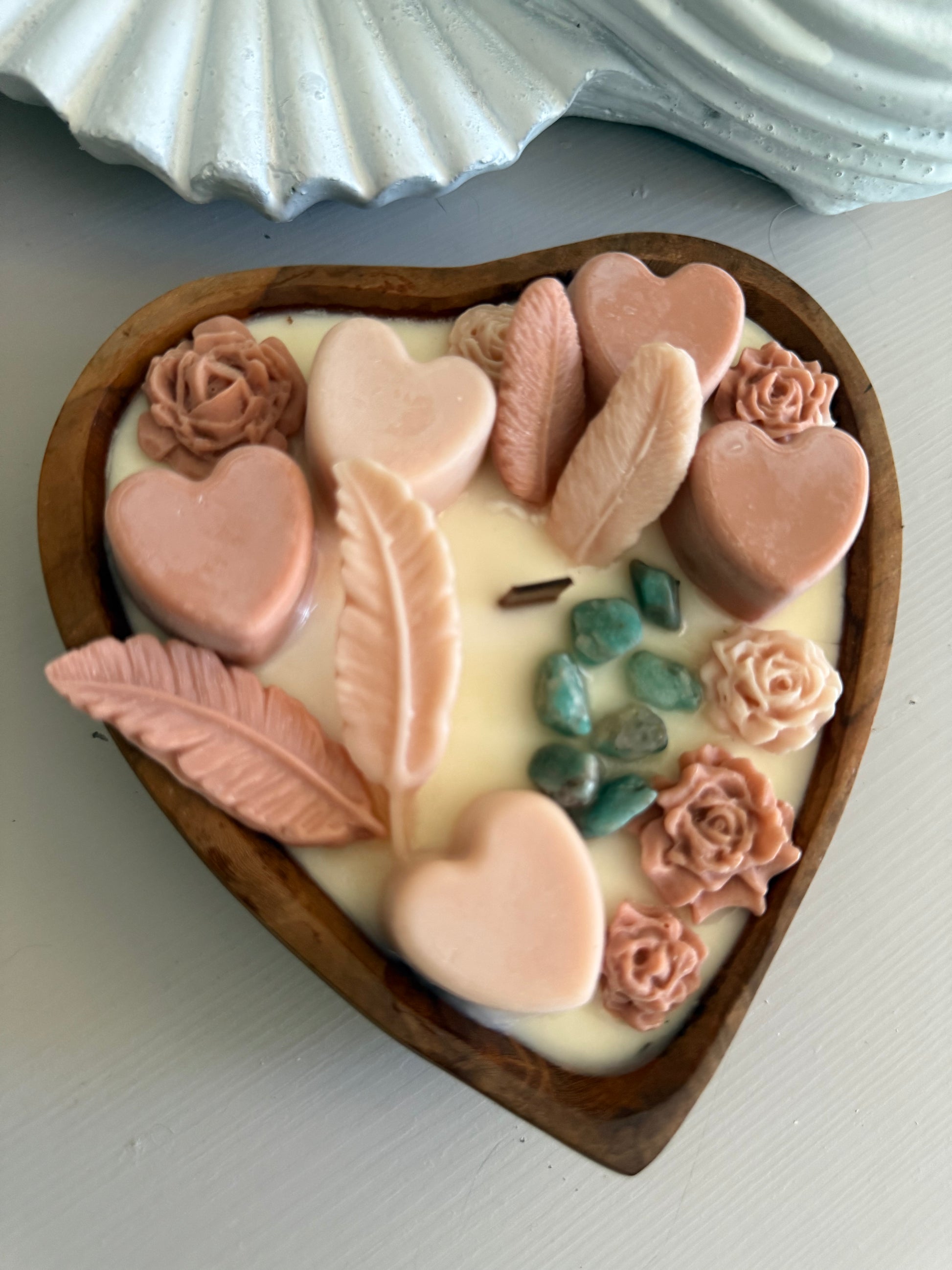 Hartvormige Doughbowl Kaars met Koolzaadwas &amp; Amazoniet Edelstenen