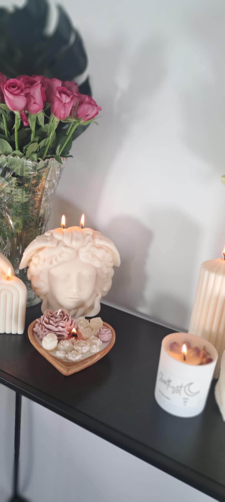 Romantische doughbowl hart met oud roze & witte rozen