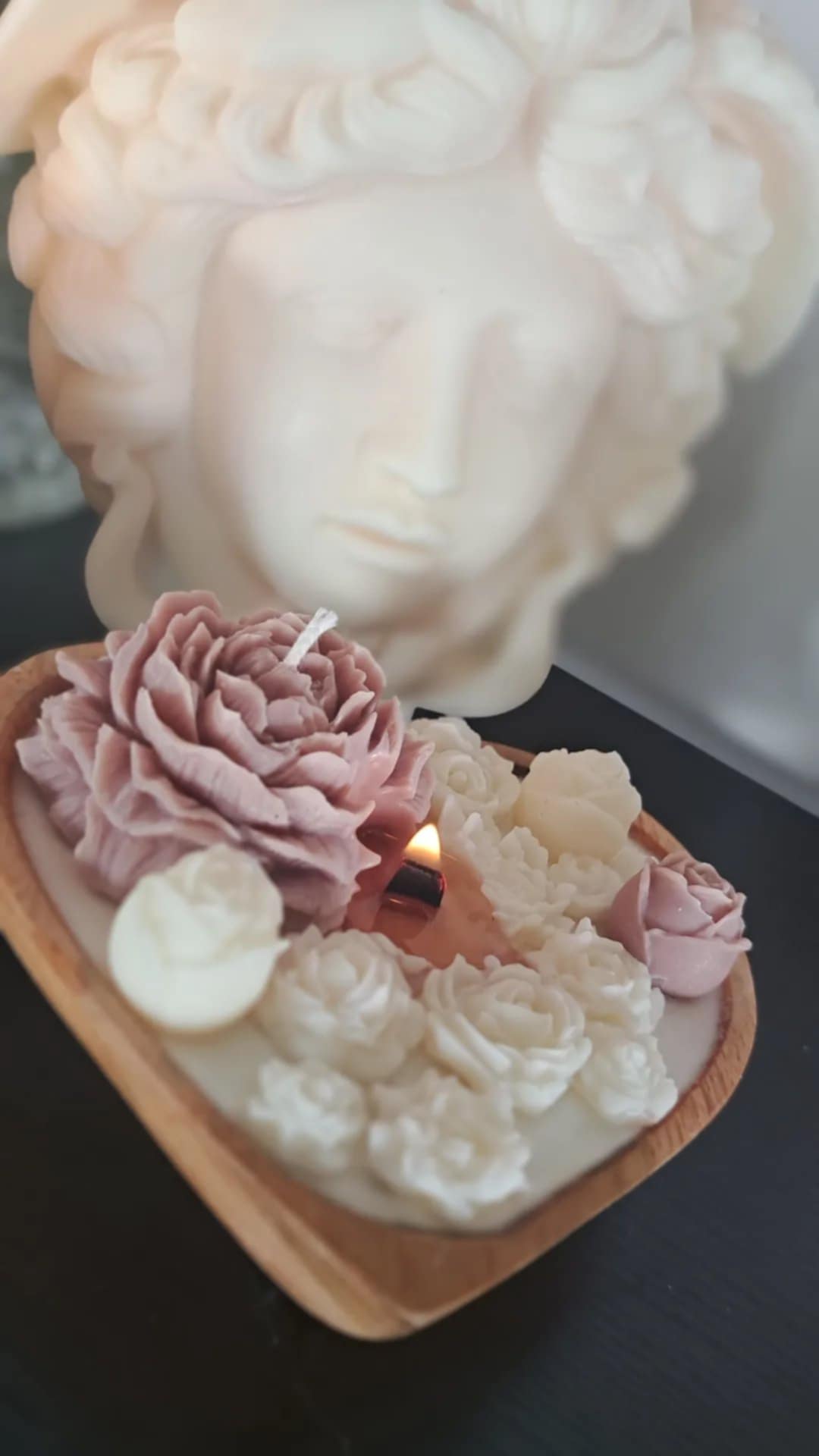 Romantische doughbowl hart met oud roze & witte rozen