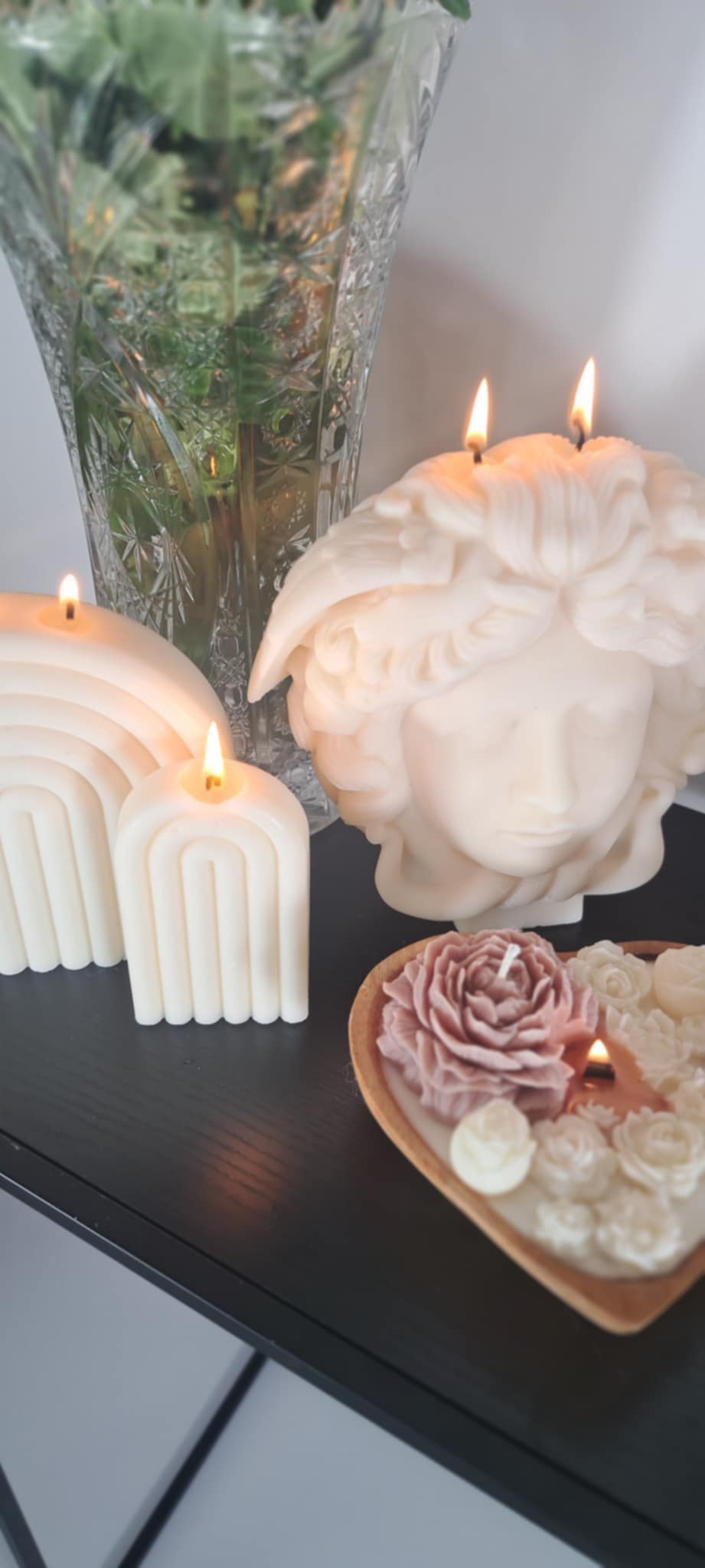 Romantische doughbowl hart met oud roze & witte rozen