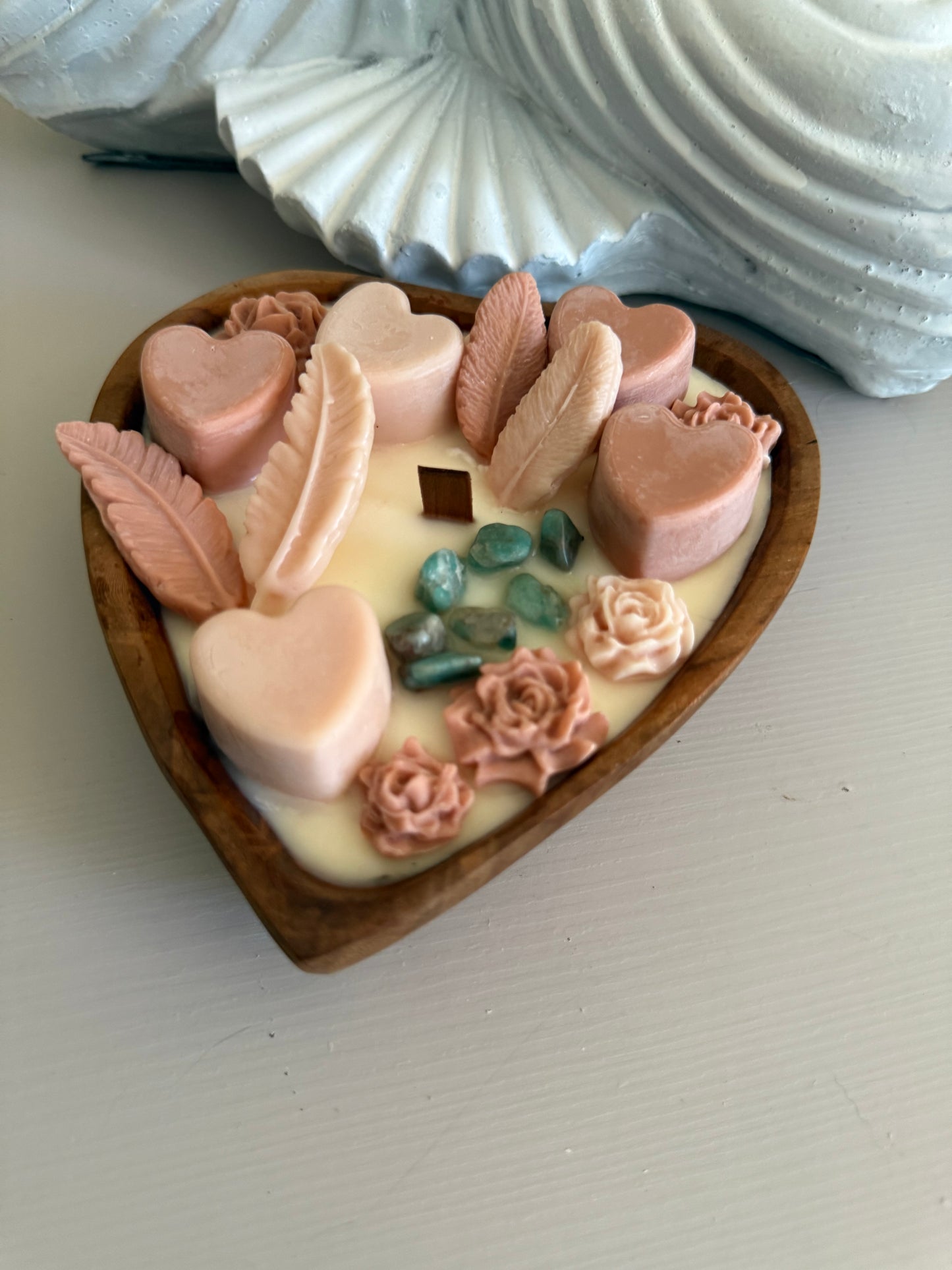 Hartvormige Doughbowl met smeltkaarsen en Amazoniet edelstenen