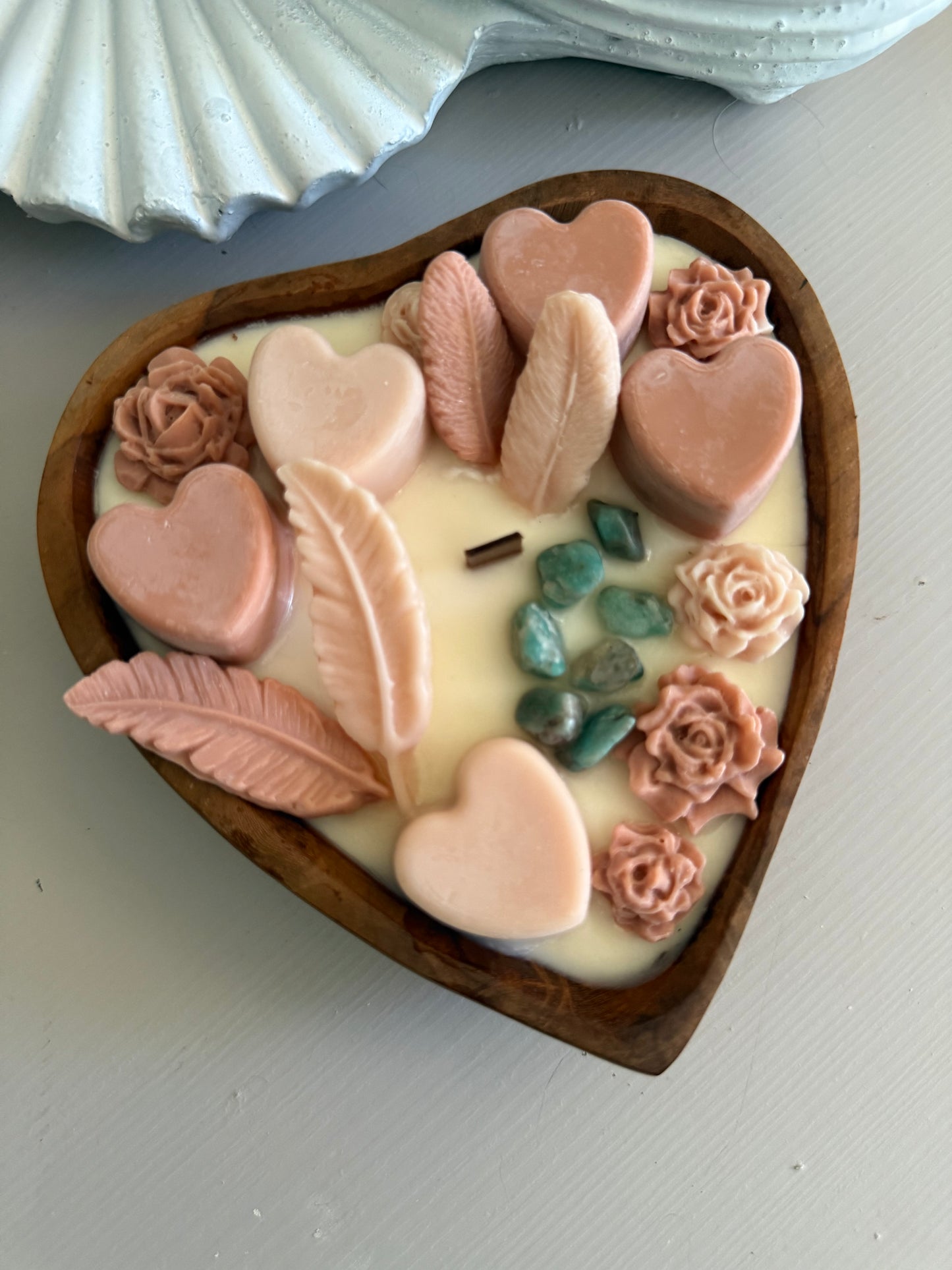Hartvormige Doughbowl Kaars met Koolzaadwas &amp; Amazoniet Edelstenen